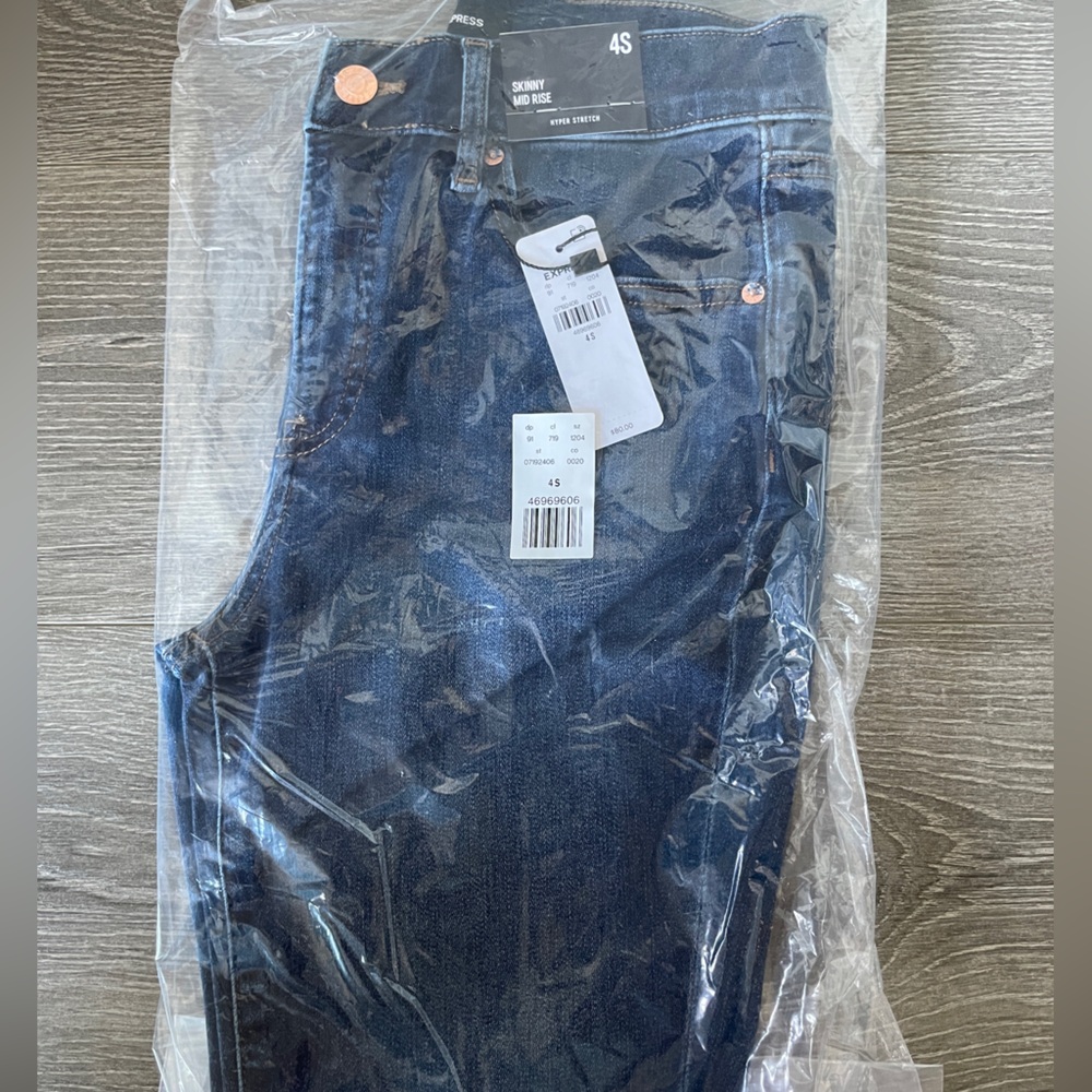 Mid Rise Dark Wash Skinny Jeans